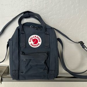 FJALLRAVEN Kanken Sling Shoulder Bag Dark Gray